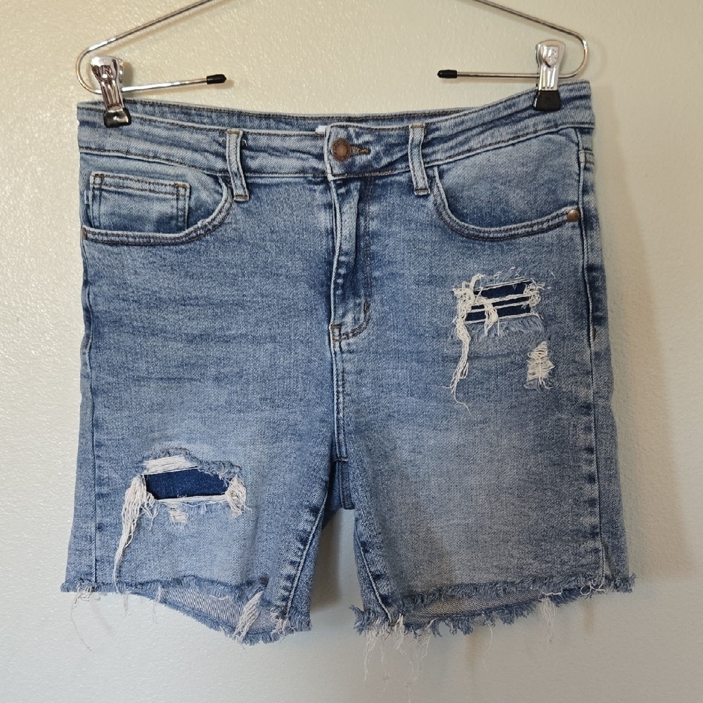 Judy Blue | Distressed 6" Denim Jean Shorts Size Large